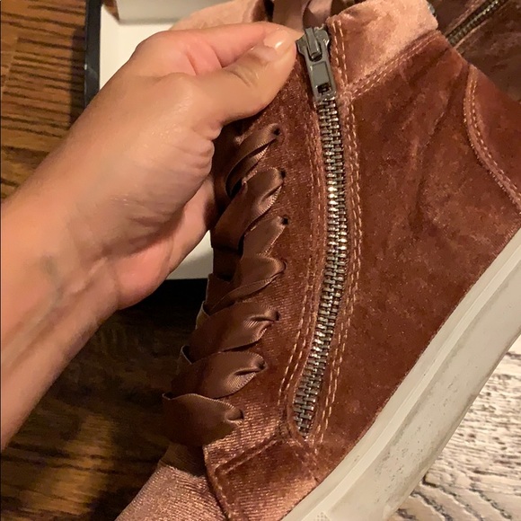 Steve Madden suede sneakers - Picture 3 of 6